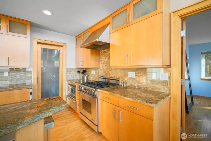 Property photo for 106 N State Street, Bellingham photo 13