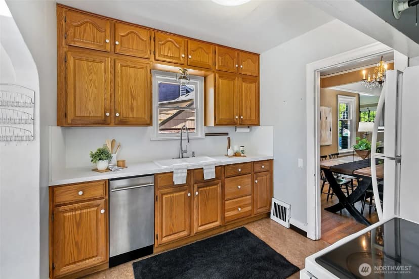 Property photo for 1035 Ne 91st Street, Seattle photo 8