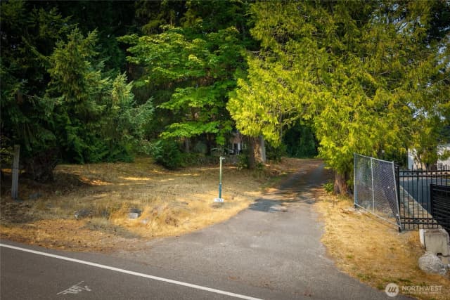 Property photo for 7915 240th Street Sw, Edmonds photo 2