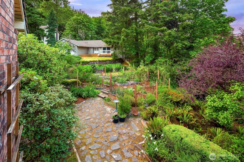 Property photo for 14130 Se 49th Place, Bellevue photo 30
