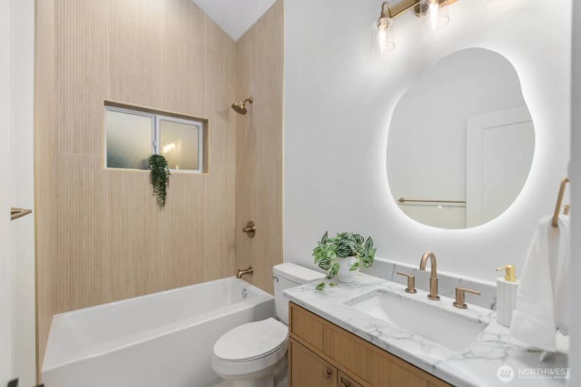 Property photo for 13321 3rd Avenue Ne #b, Seattle photo 27