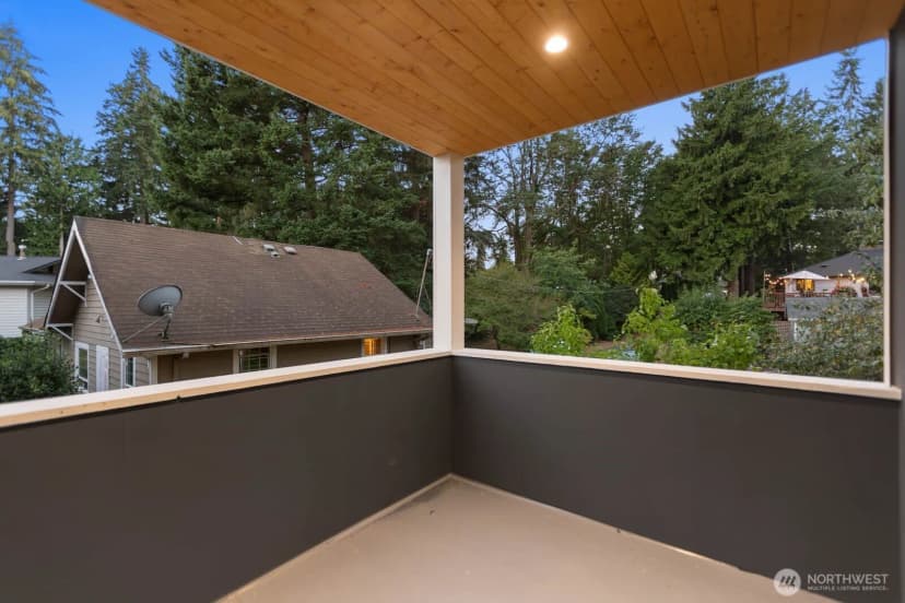 Property photo for 13321 3rd Avenue Ne #b, Seattle photo 18