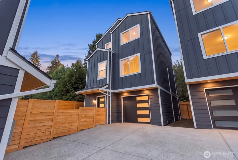 Property photo for 13321 3rd Avenue Ne #b, Seattle