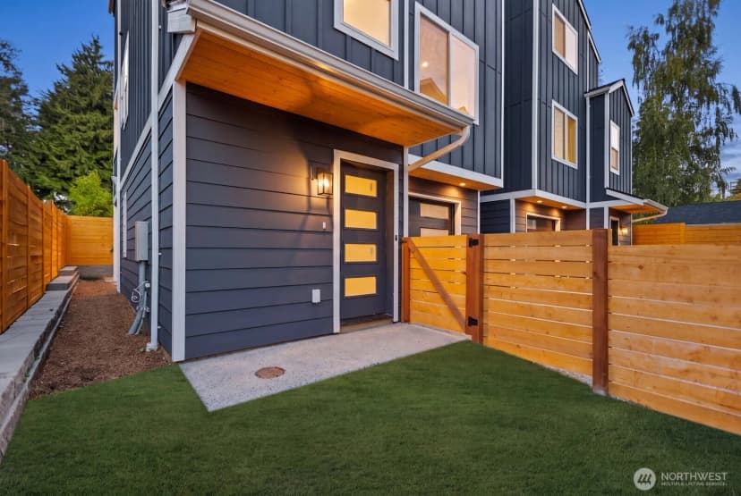 Property photo for 13321 3rd Avenue Ne #b, Seattle photo 33