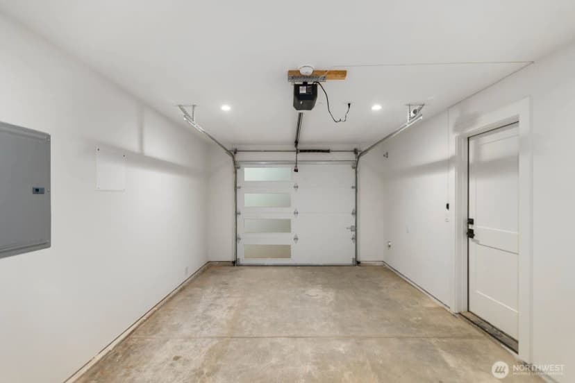 Property photo for 13321 3rd Avenue Ne #b, Seattle photo 30