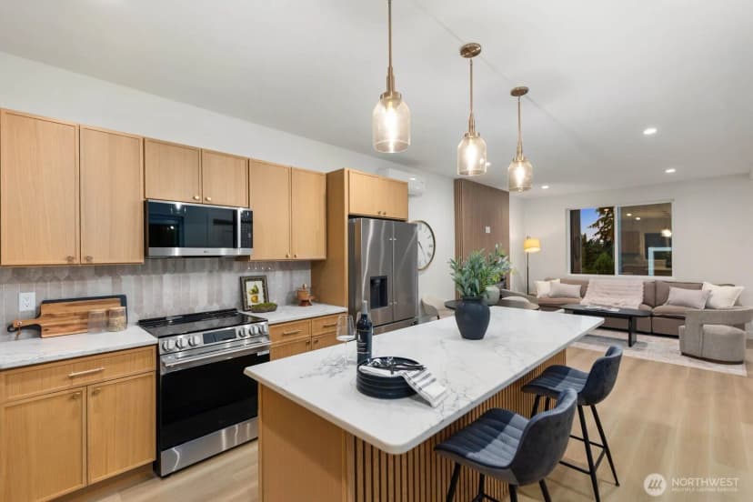 Property photo for 13321 3rd Avenue Ne #b, Seattle photo 17
