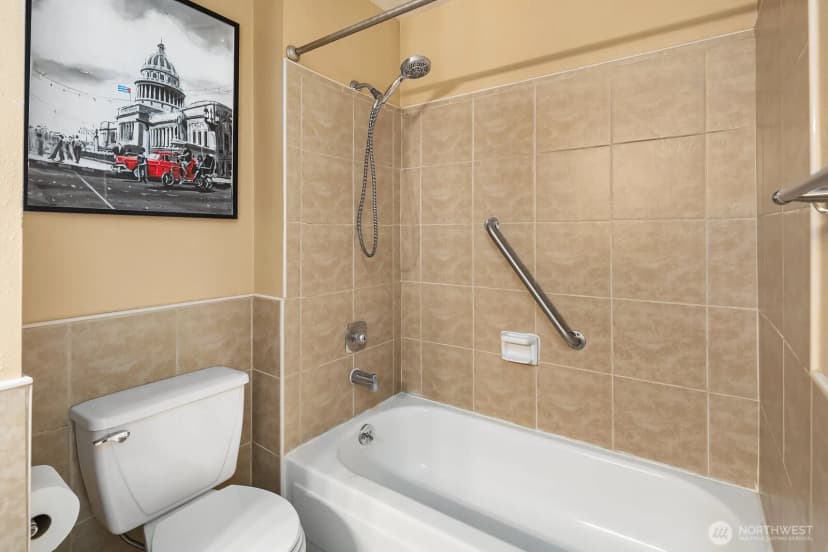Property photo for 25044 Lake Fenwick Road #32, Kent photo 12