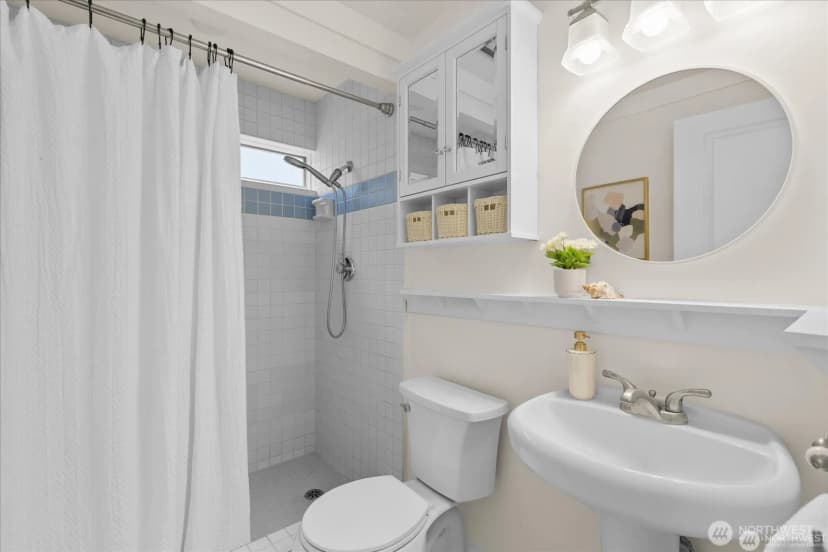 Property photo for 3700 W 25th Place #201, Seattle photo 27