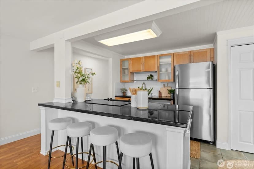 Property photo for 3700 W 25th Place #201, Seattle photo 16