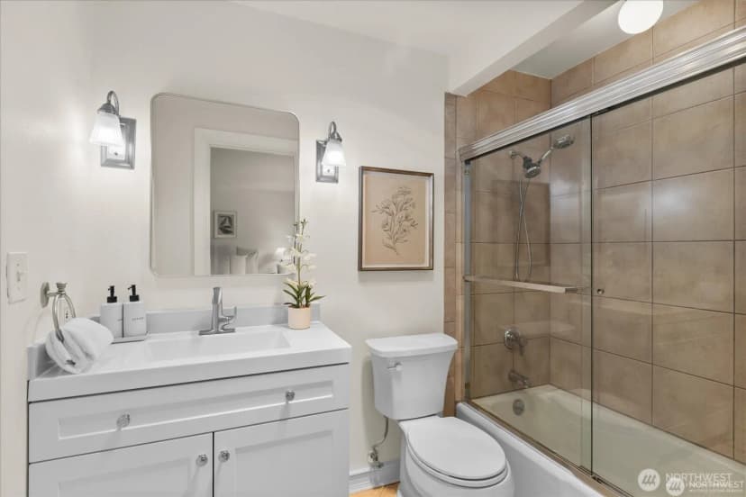 Property photo for 3700 W 25th Place #201, Seattle photo 23