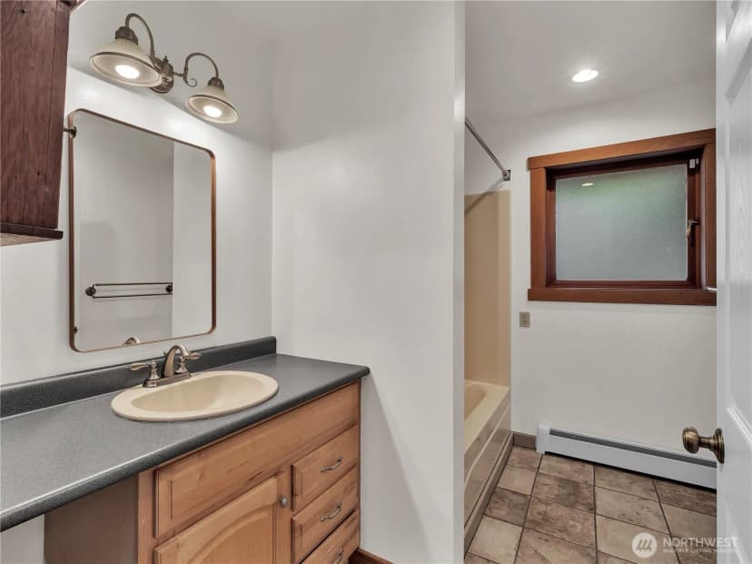 Property photo for 17261 Golden View Avenue, La Conner photo 21