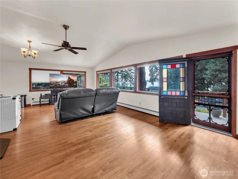 Property photo for 17261 Golden View Avenue, La Conner photo 33