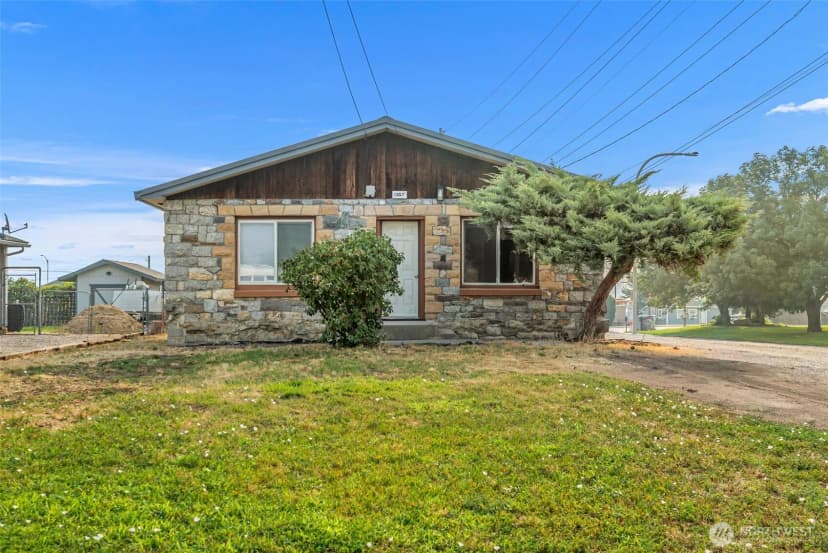 Property photo for 1357 Monitor Street, Wenatchee photo 2