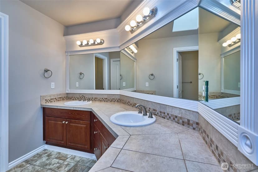 Property photo for 11912 Se 240th Place, Kent photo 29
