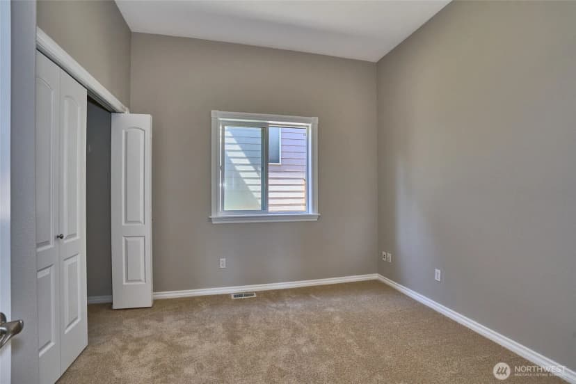 Property photo for 11912 Se 240th Place, Kent photo 16