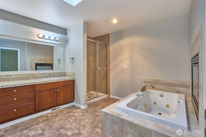Property photo for 11912 Se 240th Place, Kent photo 25