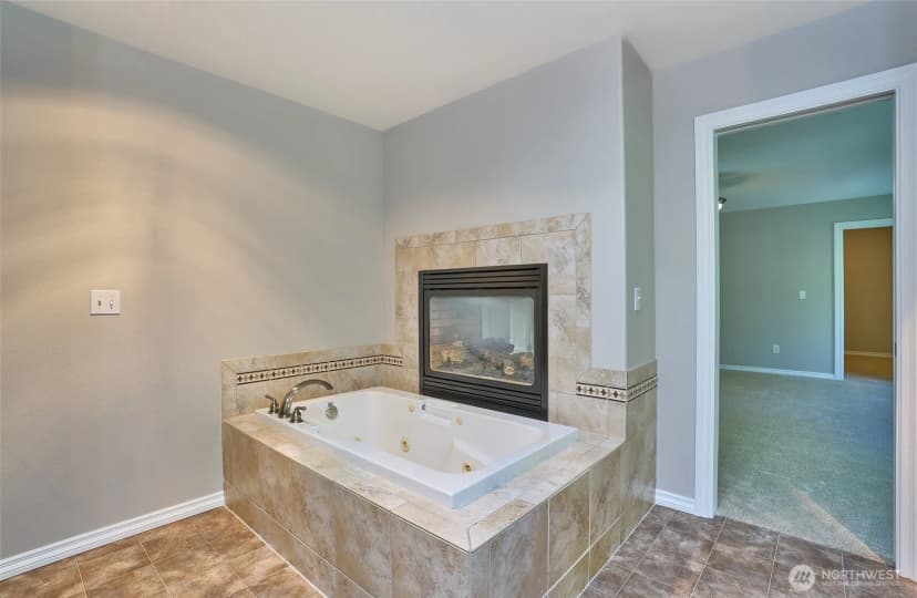 Property photo for 11912 Se 240th Place, Kent photo 26