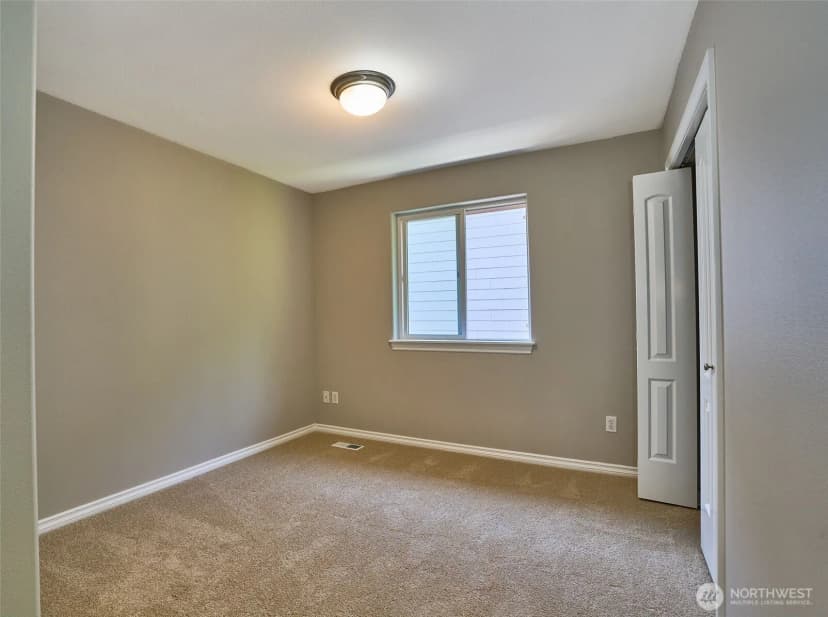 Property photo for 11912 Se 240th Place, Kent photo 22