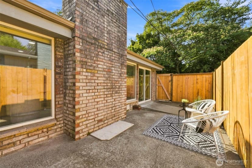 Property photo for 7050 21st Avenue Ne, Seattle photo 11