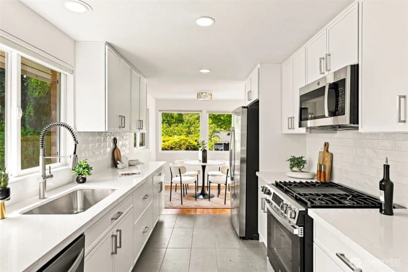Property photo for 7050 21st Avenue Ne, Seattle photo 14
