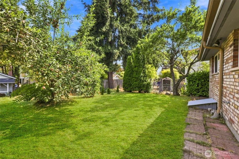 Property photo for 7050 21st Avenue Ne, Seattle photo 24