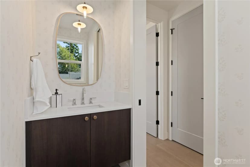 Property photo for 3243 13th Avenue W, Seattle photo 16