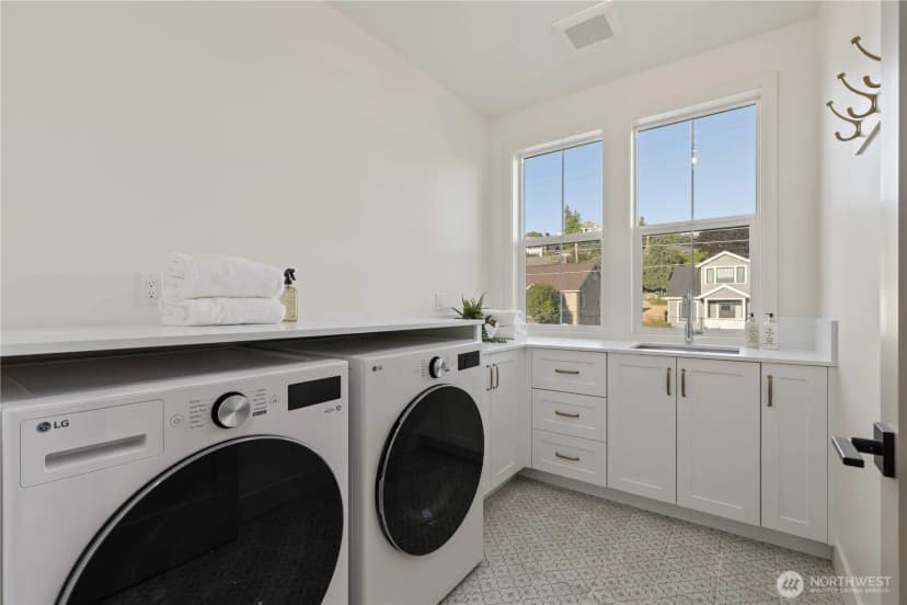 Property photo for 3243 13th Avenue W, Seattle photo 23