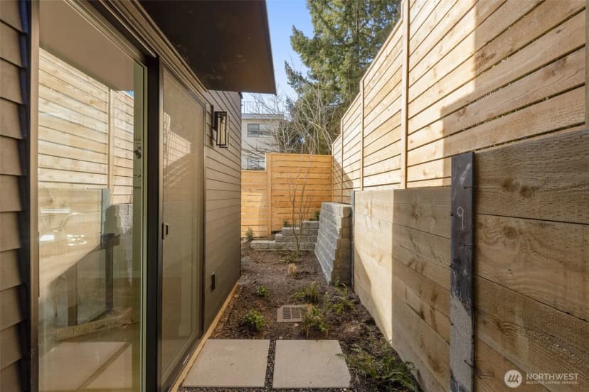 Property photo for 1014 C Ne 70th Street #c, Seattle photo 33