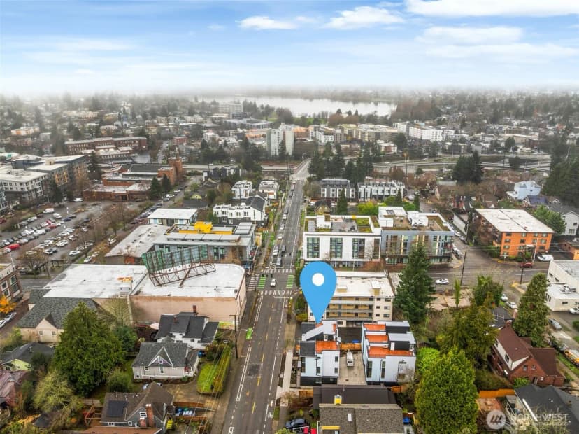 Property photo for 1014 C Ne 70th Street #c, Seattle photo 6