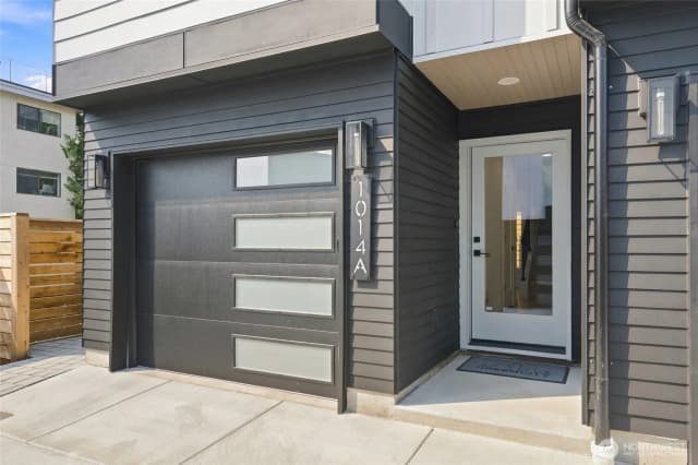 Property photo for 1014 C Ne 70th Street #c, Seattle photo 3