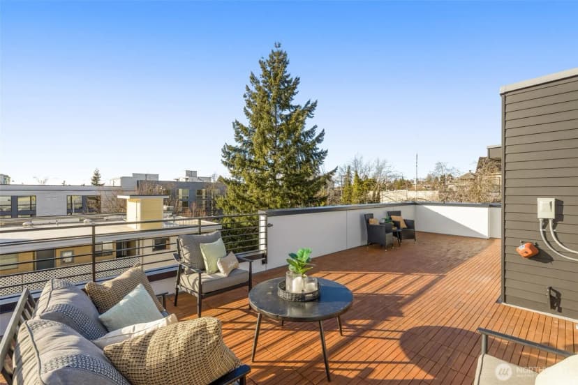 Property photo for 1014 C Ne 70th Street #c, Seattle photo 12