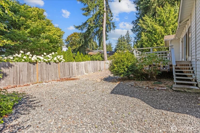 Property photo for 9113 186th Place Sw, Edmonds photo 34
