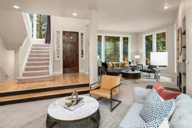 Property photo for 4600 Green Lake Way N, Seattle photo 5