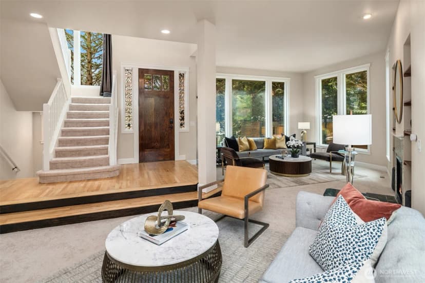 Property photo for 4600 Green Lake Way N, Seattle photo 5
