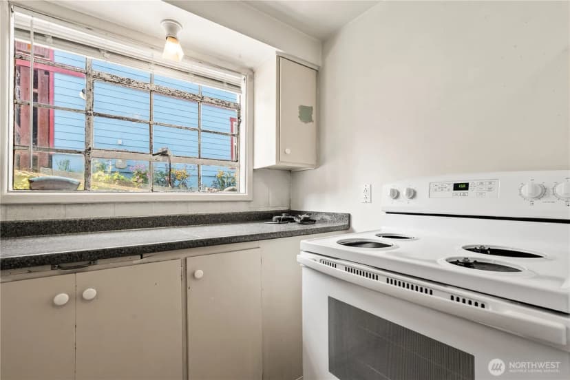 Property photo for 927 Jersey Street, Bellingham photo 7