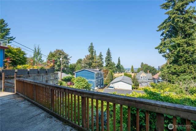 Property photo for 927 Jersey Street, Bellingham photo 2