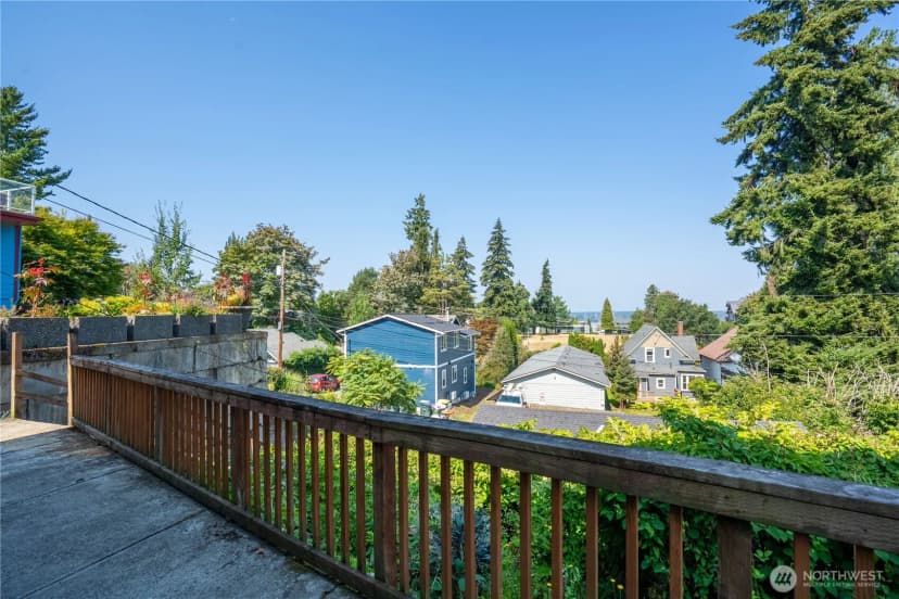 Property photo for 927 Jersey Street, Bellingham photo 2