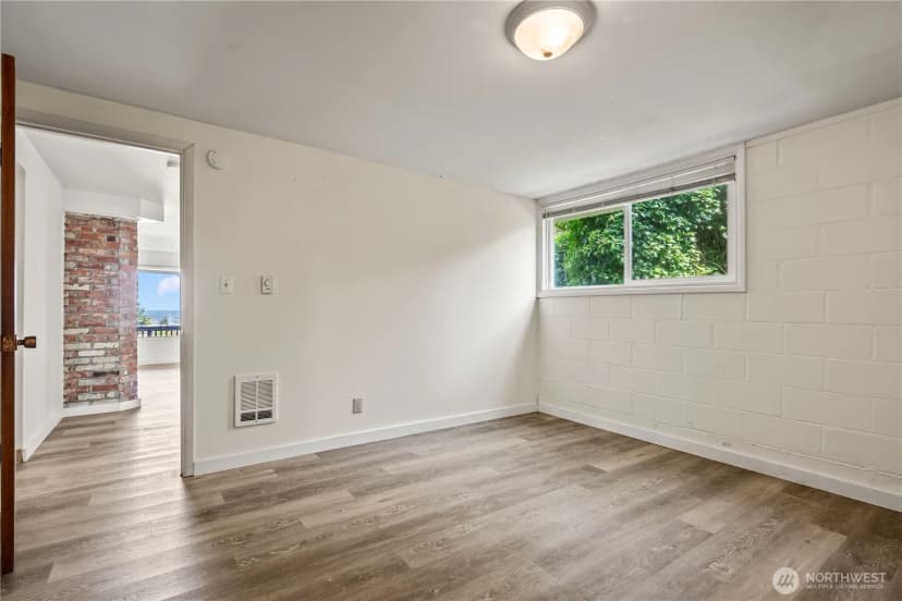 Property photo for 927 Jersey Street, Bellingham photo 8