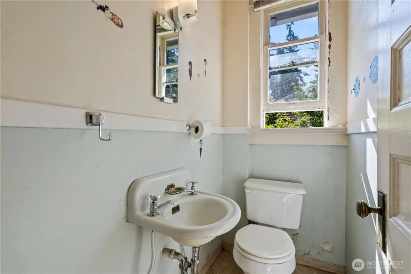 Property photo for 927 Jersey Street, Bellingham photo 15