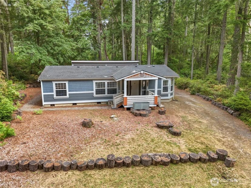 Property photo for 10517 Matthews Way, Anderson Island photo 2