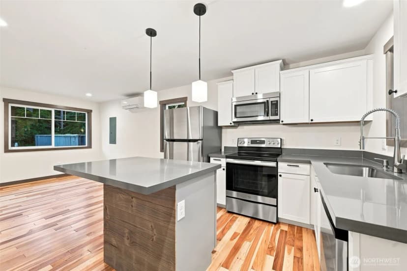 Property photo for 4338 Herring St, Langley photo 7