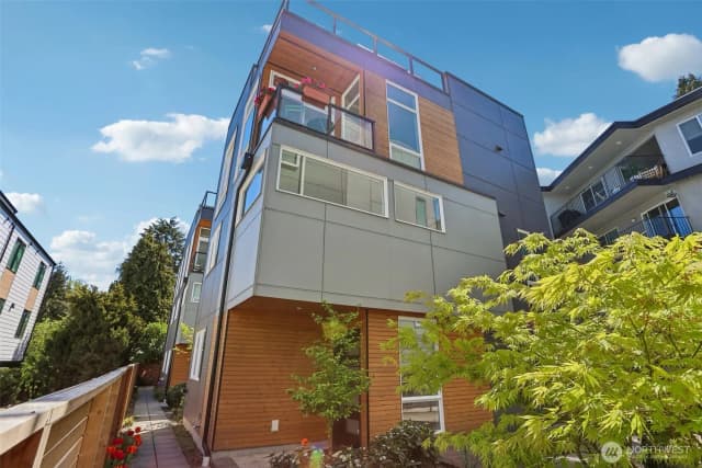 Property photo for 1926 Ferry Avenue Sw, Seattle