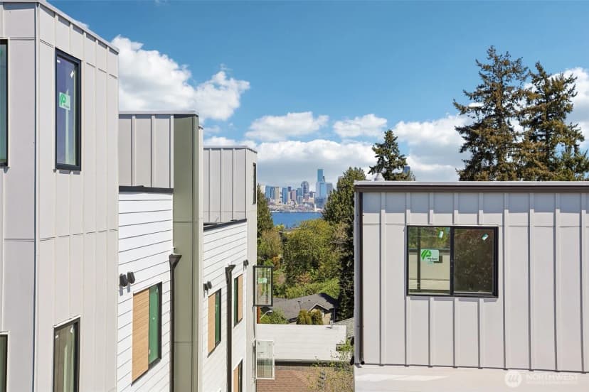 Property photo for 1926 Ferry Avenue Sw, Seattle photo 5