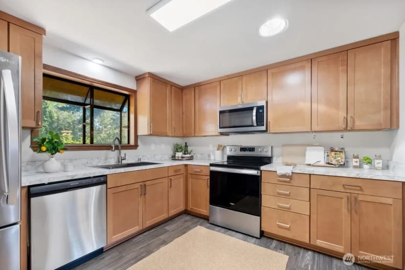 Property photo for 160 S 120th Street, Burien photo 8