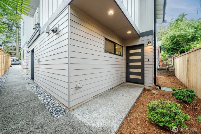Property photo for 8510 15th Avenue Ne, Seattle photo 22