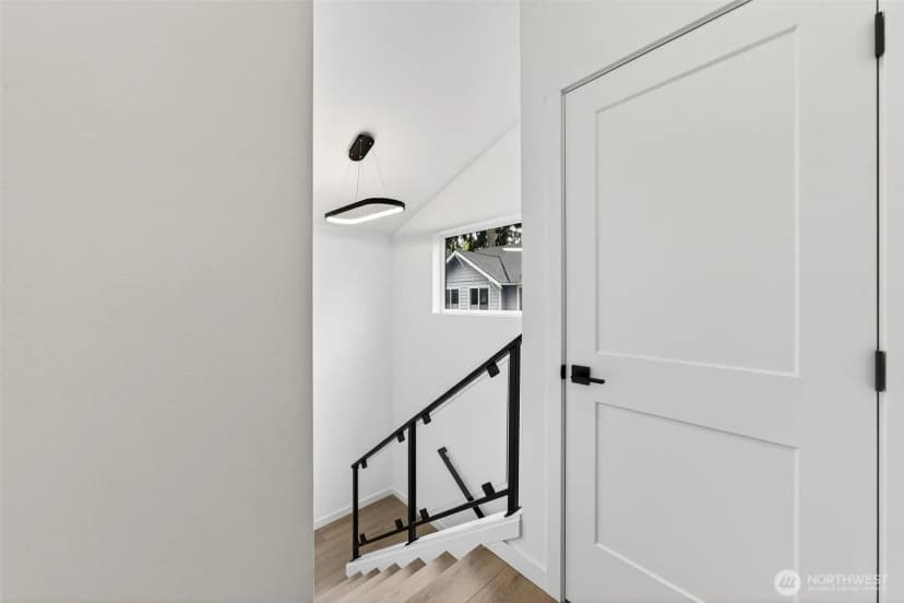 Property photo for 8510 15th Avenue Ne, Seattle photo 11
