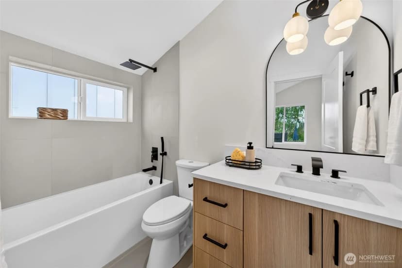 Property photo for 8510 15th Avenue Ne, Seattle photo 20