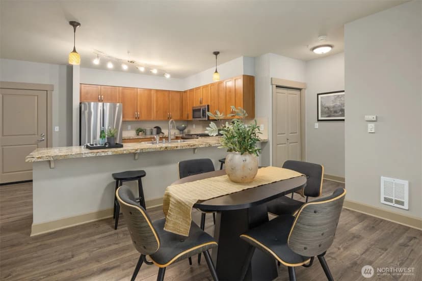 Property photo for 1880 25th Avenue Ne #210, Issaquah photo 14