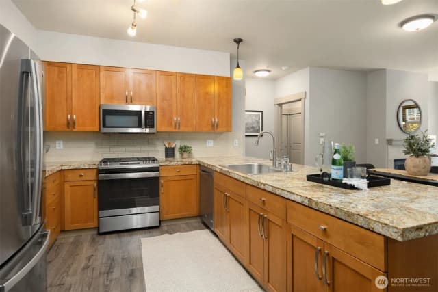 Property photo for 1880 25th Avenue Ne #210, Issaquah photo 2