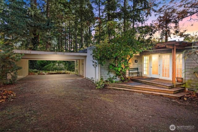 Property photo for 12117 Se 26th Street, Bellevue